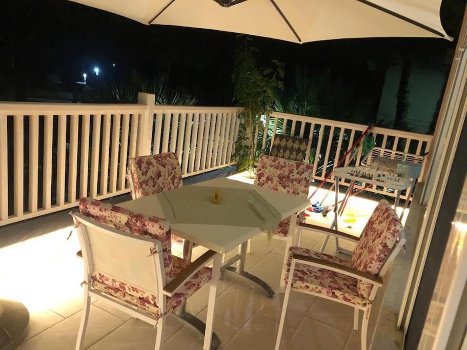 Vila Me Qera Ne Gjirin E Lalzit * Durres